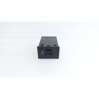 Адаптер USB Infiniti QX80 Z62 2018 284H33ZD2A