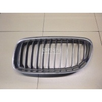 Решетка радиатора левая BMW 3-serie E90/E91 (2005 - 2012) 51137201969