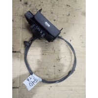 Трос капота Chrysler Voyager 3 1999 04717480AA