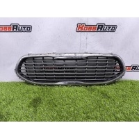 Решетка радиатора Kia Quoris 863503T300