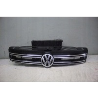 Решетка volkswagen tiguan рестайлинг значек 5n0853653e
