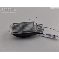 Фонарь салонный (плафон) Volkswagen Phaeton 2003 4B0947415A