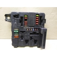 Блок предохранителей Renault Scenic II (2003 - 2009) 8200306033