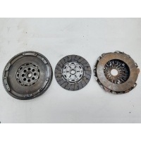 Маховик двухмассовый Mercedes CLA C117 A2700300205