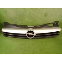 Решетка радиатора opel astra h iii 13108463
