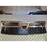 Решетка радиатора хромированная dacia duster i 10 - 623100260r