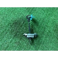 ограничитель открывания двери передней правой Toyota Yaris Verso NCP20 2000 6861052010