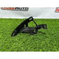Кронштейн бампера Mercedes-Benz C-Class W206 A2068885900