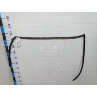 Уплотнитель стекла двери Mitsubishi Lancer (CS/Classic) (2003 - 2008) MR526476