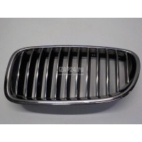Решетка радиатора левая BMW 5-serie F10/F11 (2009 - 2016) 51137203649