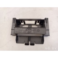Кронштейн Volkswagen Multivan T5 restailing 2015 7E0971502B