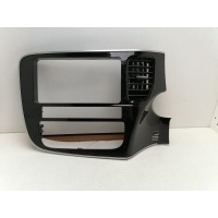 Рамка магнитолы MITSUBISHI PHEV 3 2012-2017 8002B492XA