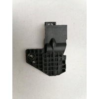 кронштейн ручки двери AUDI Q3 8U 2012-2018 8U0839898