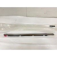 Уплотнитель стекла двери HYUNDAI Genesis G70 2017- 83220G9010