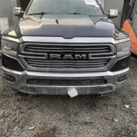 Решетка радиатора хромированная передняя передний оригинал додж ram v 1500 laramie 21r