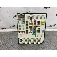 блок предохранителей Renault Megane 3 2014 284b65817r