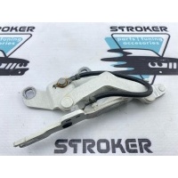 петля капота BMW 1-Series E82 2009 41617210673