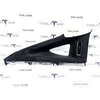 обшивка стойки левая верхняя Tesla Model X 2018 1035957-16,1052889-00,1035957-00