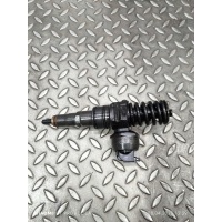 Форсунка Volkswagen Golf 2003 038130073al