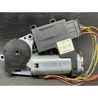 Двигатель электролюка BMW 7 E38 1994 8381480