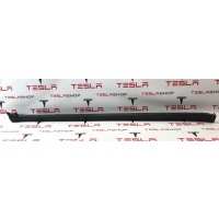 Накладка на порог Tesla Model X 2018 1035096-00-D,1034218-00-B