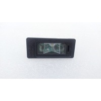 Плафон подсветки номера Land Rover Discovery sport L550 2017 LR087728, T2H24328, GX7313B627AB