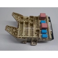 Блок предохранителей Toyota Highlander II (2007 - 2013) 8273048L61