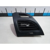 Дефлектор воздушный Renault Megane III (2009 - 2016) 687610710R