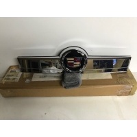 Новая оригинал накладка хромированная cadillac escalade