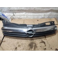 Решетка радиатора Opel Astra H 2005