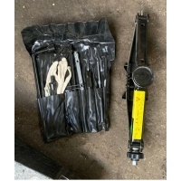 Комплект в сборе с lewarkiem i kluczami мерседес w639 viano a6395800103