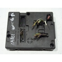 Блок предохранителей renault scenic megane 8200033521b