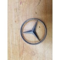 Эмблема значек логотип мерседес w245