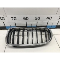 Решетка радиатора левая BMW 3-serie F30/F31/F80 (2011 - 2020) 51137260497