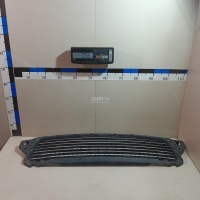 Решетка в бампер центральная Renault Duster 2012 622540008R