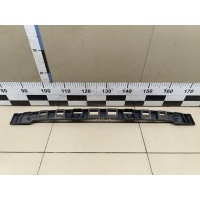 Направляющая заднего бампера VW Golf V Plus 2005-2014 5M0807863