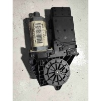 Моторчик стеклоподъемника передний правый Volkswagen Passat B5 1999 3B4837752J