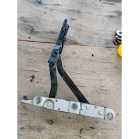Петля капота Volkswagen Passat B4 1994