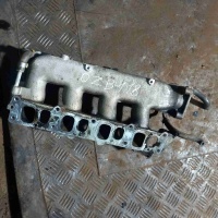 Коллектор впускной Opel Zafira B 2008 55192747