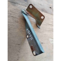 Петля капота Nissan Almera N15 1997