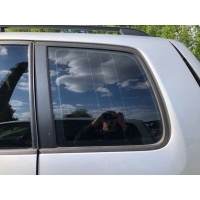 Стекло кузовное боковое левое Volkswagen Touran 1 2006