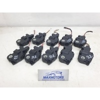 Моторчик заслонки отопителя Mercedes-Benz C W205 2014 A0999067402, 412650752, A0999067502, 410475522