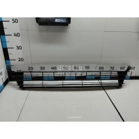 Решетка в бампер центральная Toyota Corolla E18 2013 5311202690