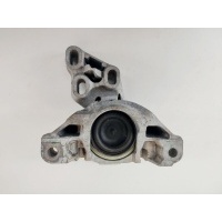 подушка двигателя Mercedes CLA C117 A2462400217