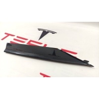 Молдинг бампера переднего Tesla Model S 2016 1079636-00-A,1056380-00-C