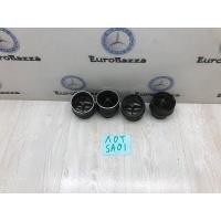 Дефлектор обдува салона Mercedes W123 Mercedes W123 E 1976-1985 A1238300054
