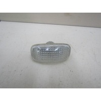 Повторитель на крыло белый Nissan Primera P12E 2002-2007 26160AU300