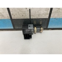 Датчик включения стопсигнала Hyundai-Kia Getz (2002 - 2010) 9381038100