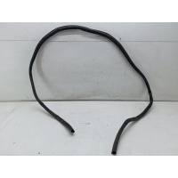 Уплотнитель капота Volkswagen Touareg 2 NF 7P6823707A