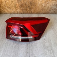 LAMPA TYLNA PRAWA VW VOLKSWAGEN T - ROC 2GA945096A
